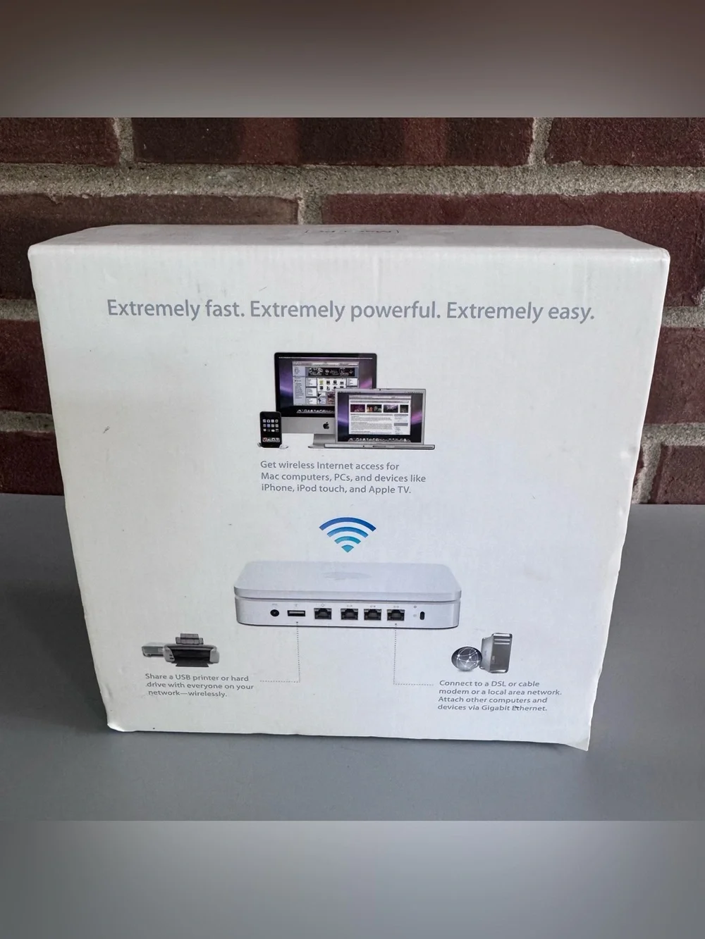 Apple AirPort Extreme A1354 4th Gen WiFi Router MC340LL/A w/ Box Power Adapter.
